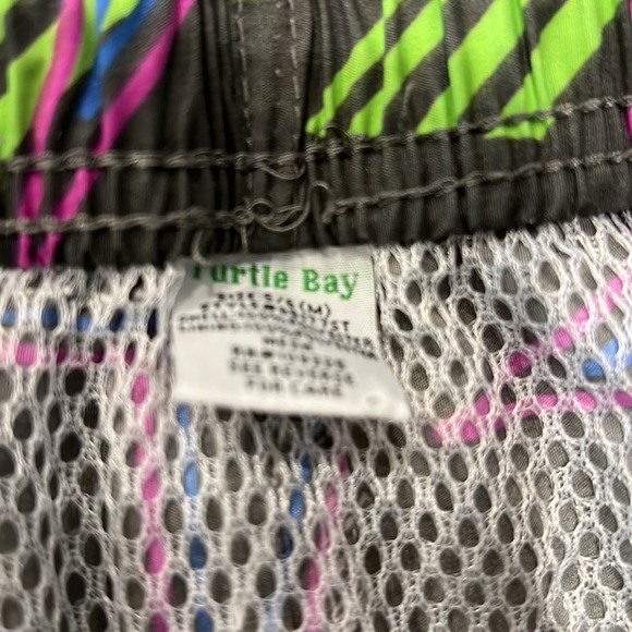 8/$25 😎 Star swim trunks size 5-6T - Picture 3 of 5